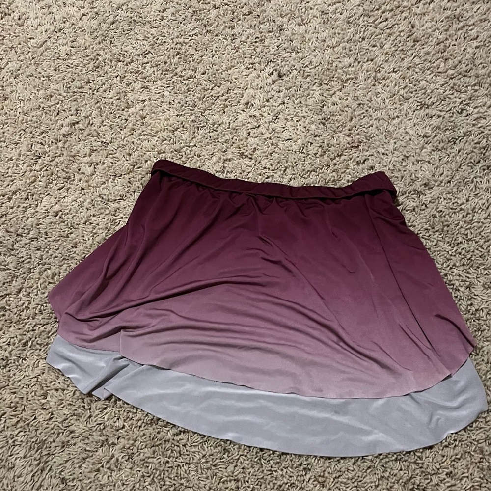Flowy short burgundy ombré skirt